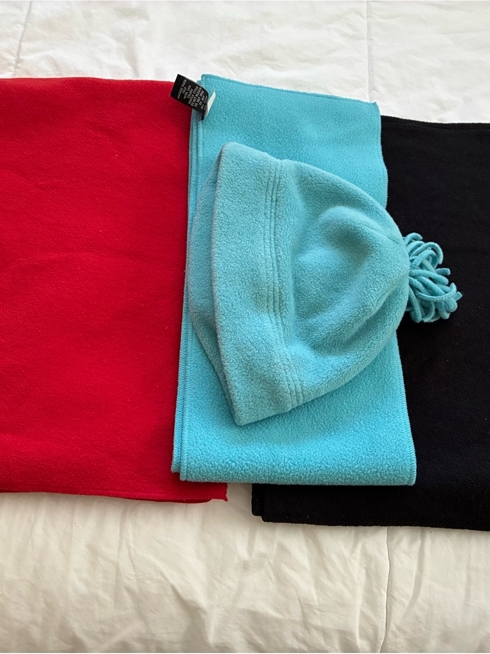 GAP Fleece Scarf and Beanie Set 4 Pieces - Picture 8 of 8